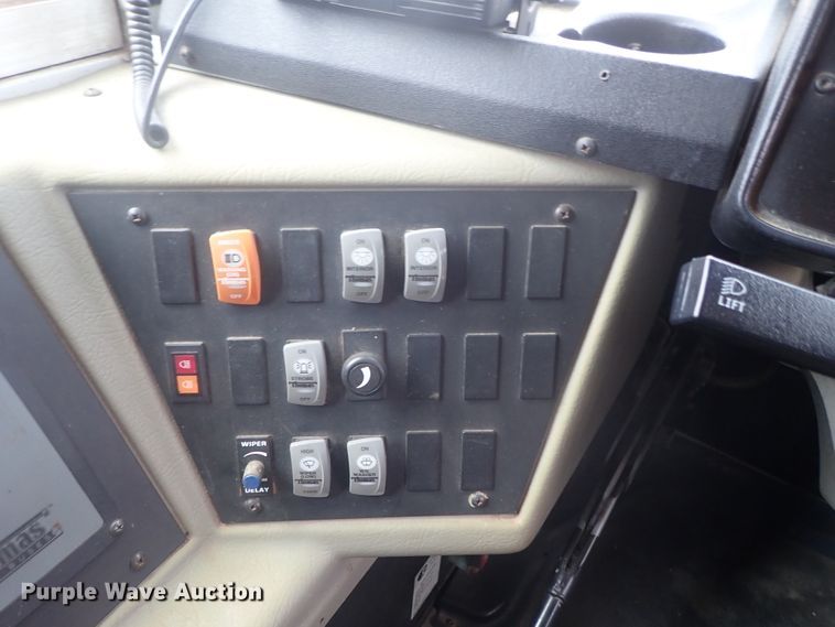 image for item GF9548 2000 Freightliner FS65 Thomas school bus