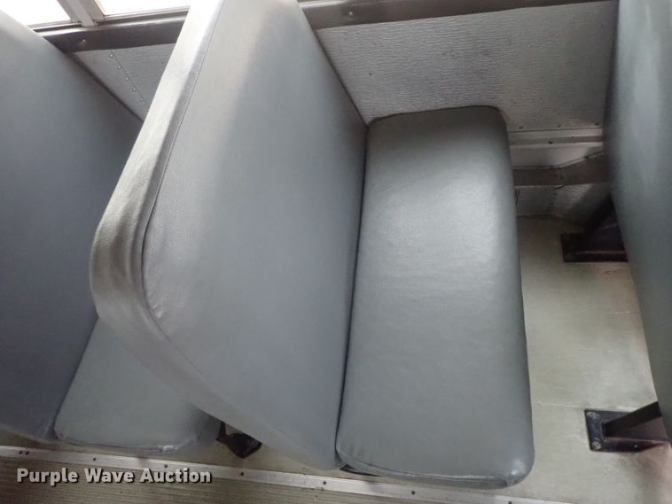 image for item GF9548 2000 Freightliner FS65 Thomas school bus