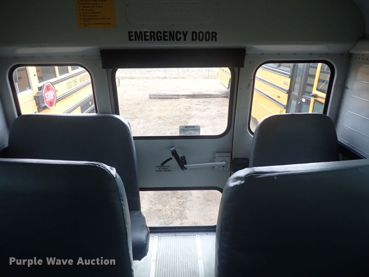 image for item GF9548 2000 Freightliner FS65 Thomas school bus