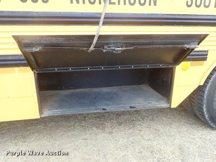 image for item GF9548 2000 Freightliner FS65 Thomas school bus