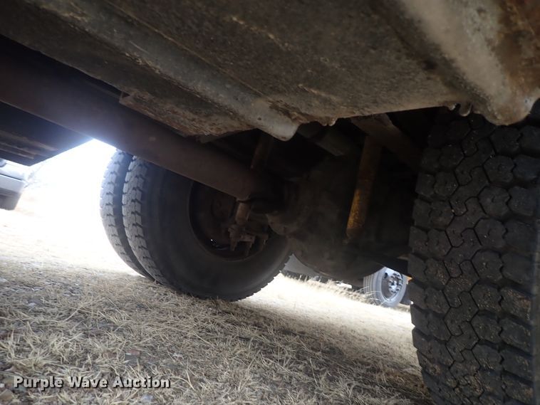 image for item GF9548 2000 Freightliner FS65 Thomas school bus