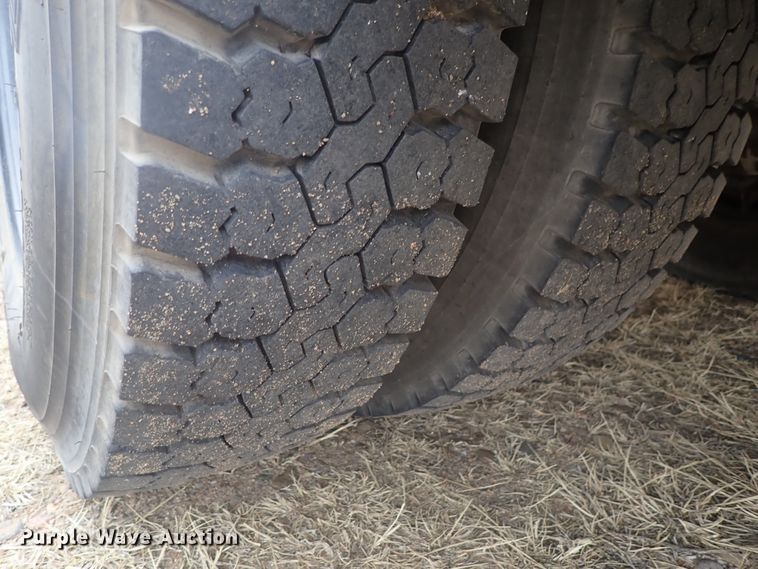 image for item GF9548 2000 Freightliner FS65 Thomas school bus