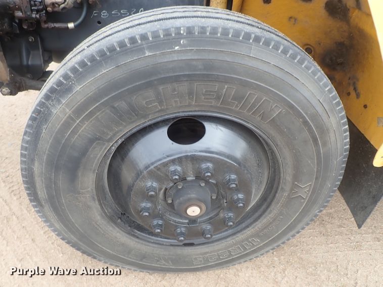 image for item GF9548 2000 Freightliner FS65 Thomas school bus