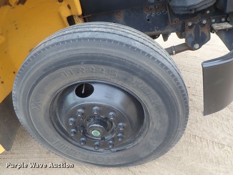 image for item GF9548 2000 Freightliner FS65 Thomas school bus