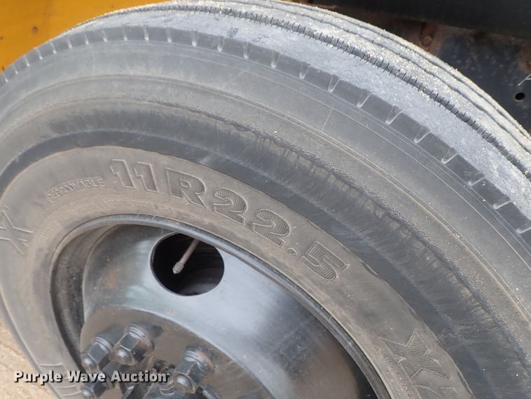 image for item GF9548 2000 Freightliner FS65 Thomas school bus