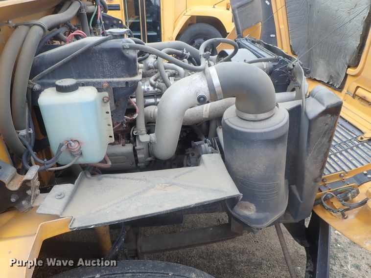 image for item GF9549 2005 Freightliner FS65 Thomas school bus