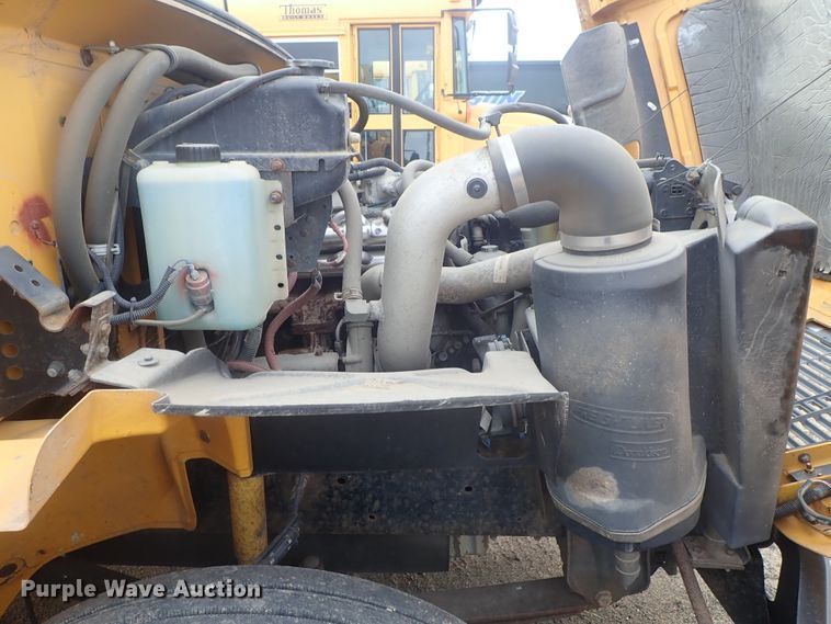 image for item GF9549 2005 Freightliner FS65 Thomas school bus