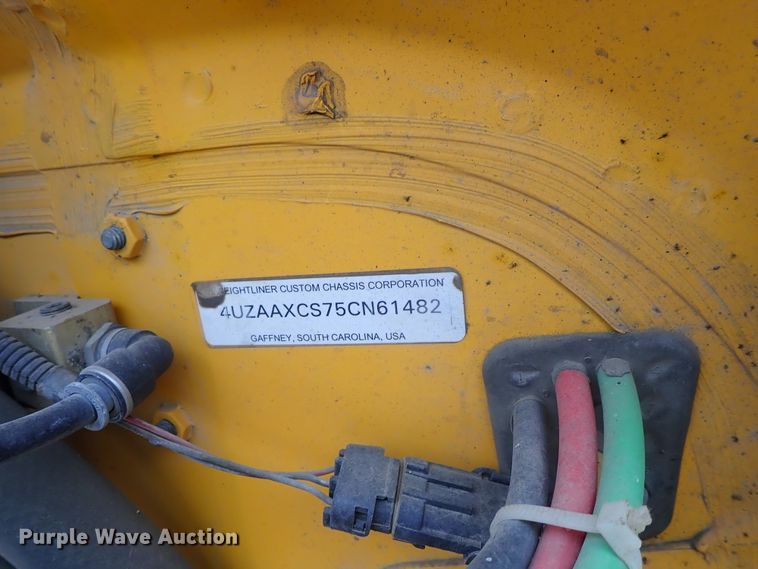 image for item GF9549 2005 Freightliner FS65 Thomas school bus