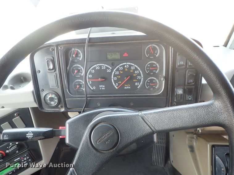 image for item GF9549 2005 Freightliner FS65 Thomas school bus