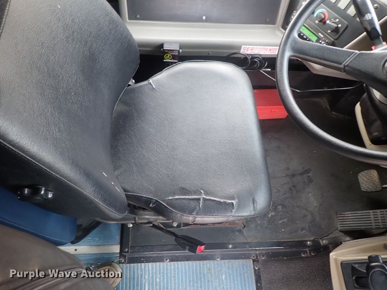 image for item GF9549 2005 Freightliner FS65 Thomas school bus