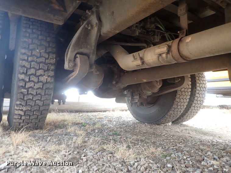 image for item GF9549 2005 Freightliner FS65 Thomas school bus