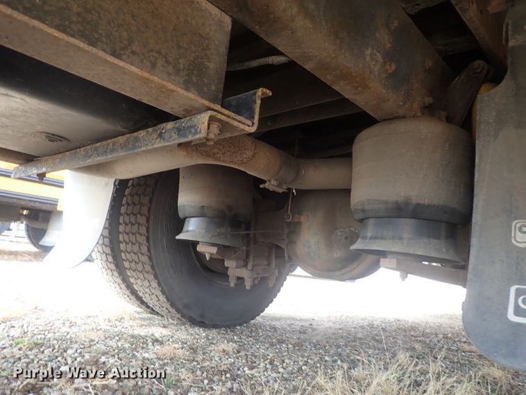 image for item GF9549 2005 Freightliner FS65 Thomas school bus