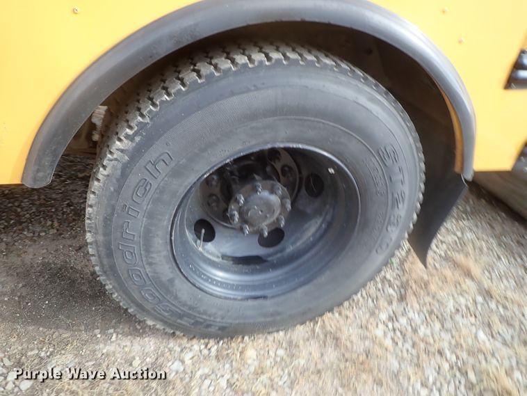 image for item GF9549 2005 Freightliner FS65 Thomas school bus