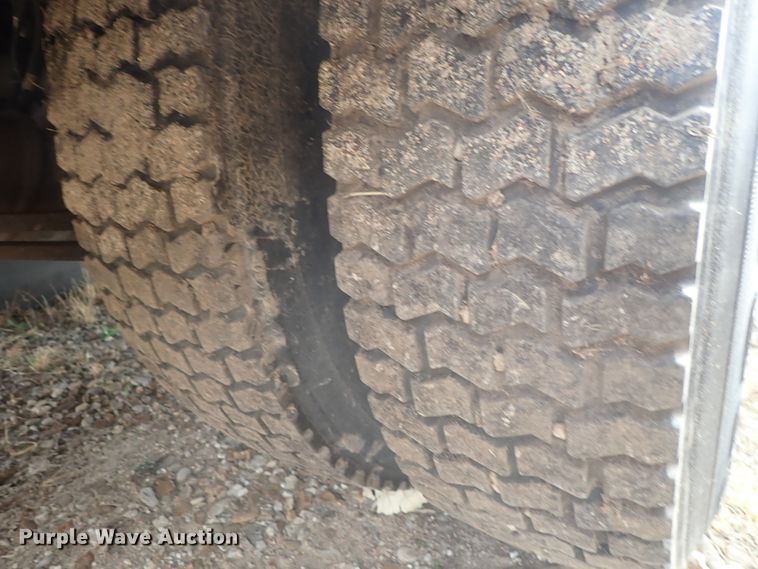 image for item GF9549 2005 Freightliner FS65 Thomas school bus