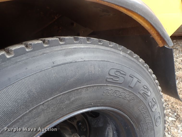 image for item GF9549 2005 Freightliner FS65 Thomas school bus