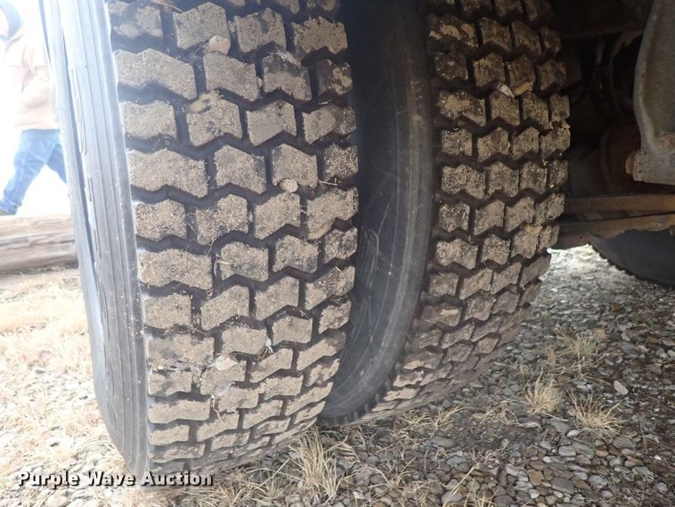 image for item GF9549 2005 Freightliner FS65 Thomas school bus