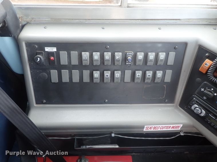 image for item GF9550 2005 Freightliner FS65 Thomas school bus