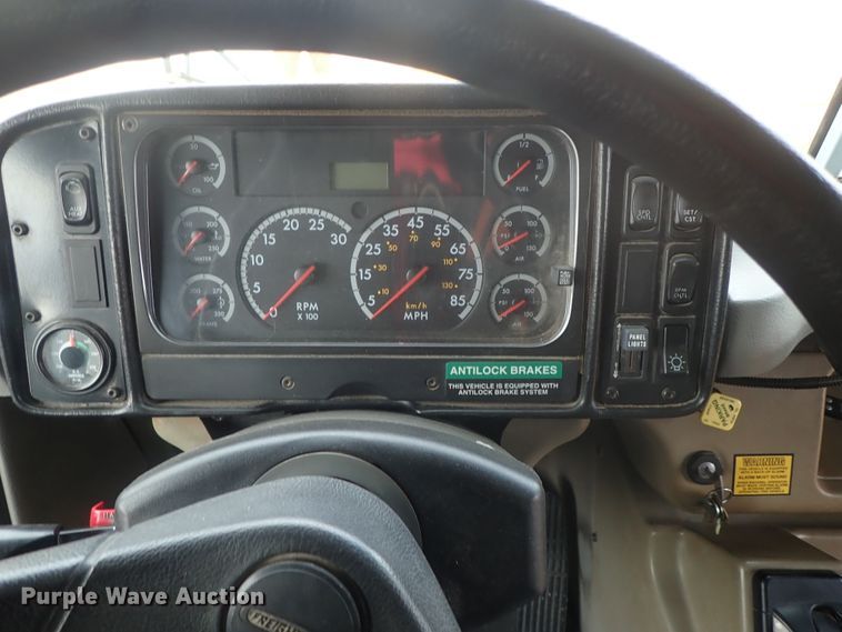 image for item GF9550 2005 Freightliner FS65 Thomas school bus