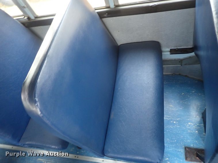 image for item GF9550 2005 Freightliner FS65 Thomas school bus