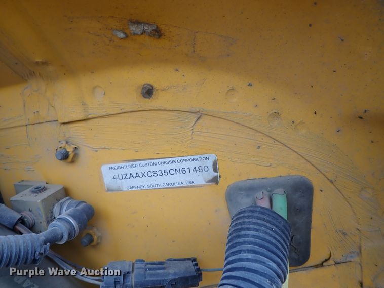 image for item GF9550 2005 Freightliner FS65 Thomas school bus