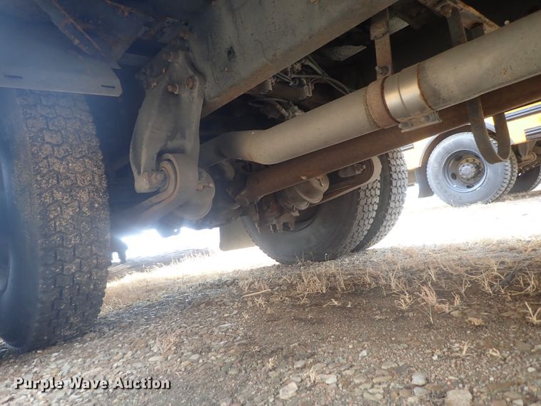 image for item GF9550 2005 Freightliner FS65 Thomas school bus