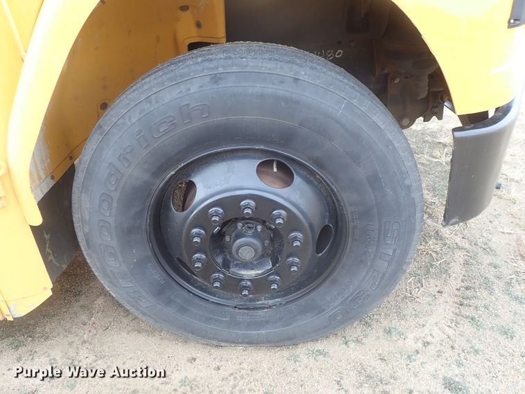 image for item GF9550 2005 Freightliner FS65 Thomas school bus