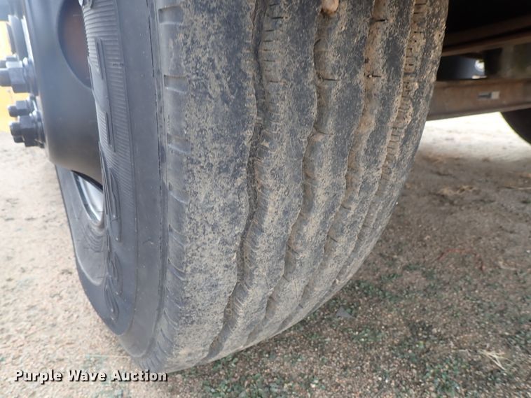 image for item GF9550 2005 Freightliner FS65 Thomas school bus