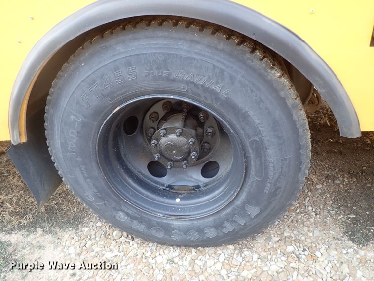 image for item GF9550 2005 Freightliner FS65 Thomas school bus