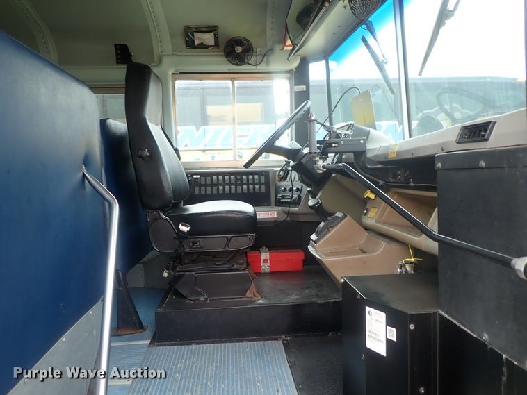 image for item GF9551 2005 Freightliner FS65 Thomas school bus