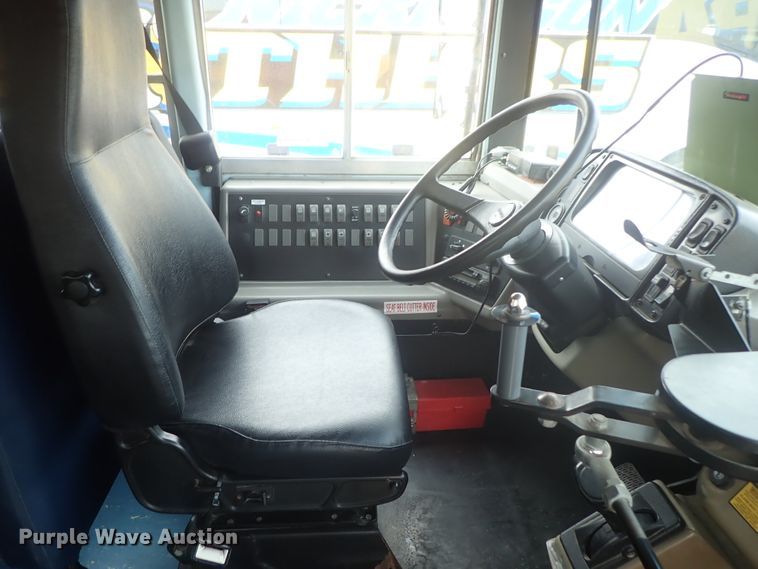 image for item GF9551 2005 Freightliner FS65 Thomas school bus