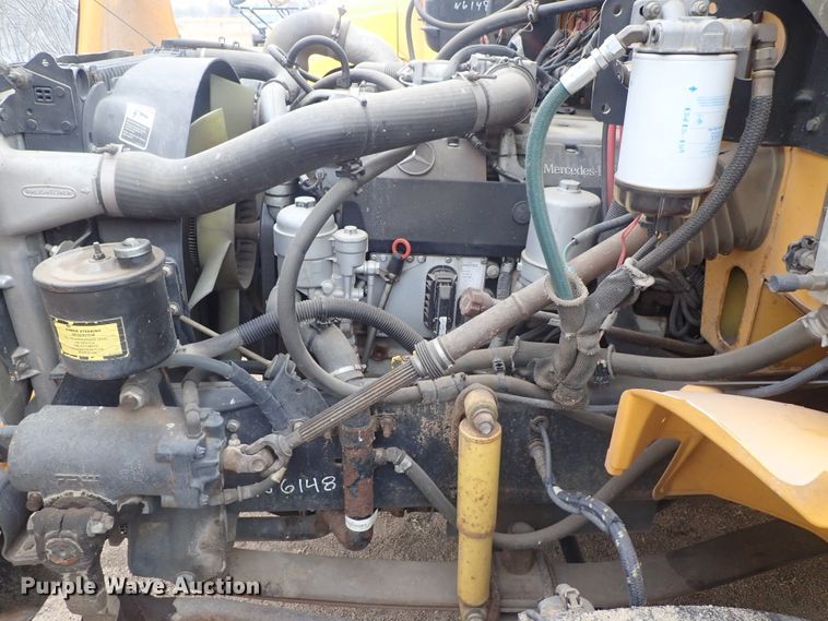 image for item GF9551 2005 Freightliner FS65 Thomas school bus