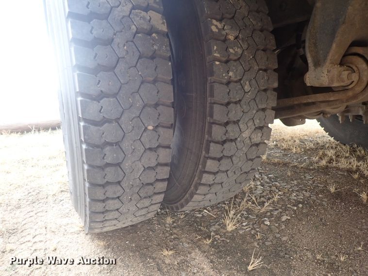 image for item GF9551 2005 Freightliner FS65 Thomas school bus