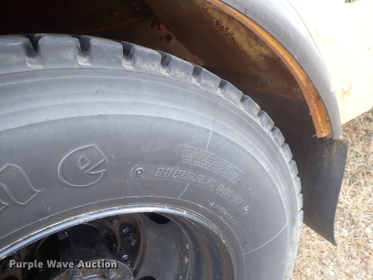 image for item GF9551 2005 Freightliner FS65 Thomas school bus