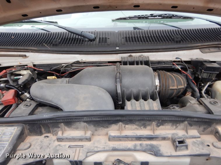 image for item GF9987 2008 Ford Econoline E450 shuttle bus