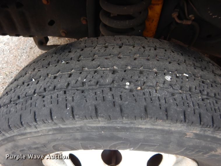 image for item GF9987 2008 Ford Econoline E450 shuttle bus