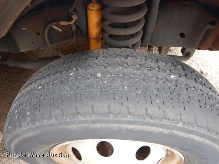 image for item GF9987 2008 Ford Econoline E450 shuttle bus