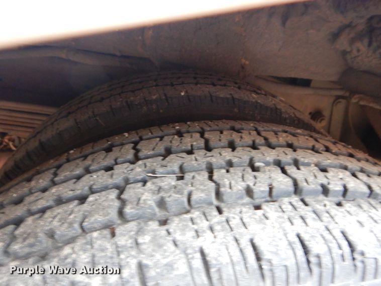 image for item GF9987 2008 Ford Econoline E450 shuttle bus