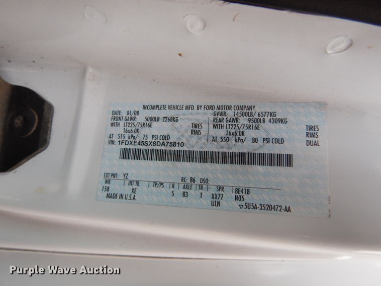 image for item GF9987 2008 Ford Econoline E450 shuttle bus