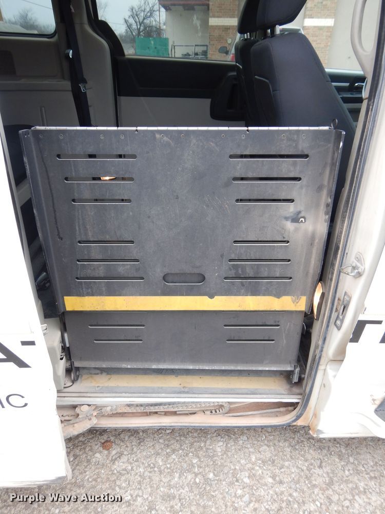 image for item GF9994 2010 Dodge Grand Caravan handicap accessible van