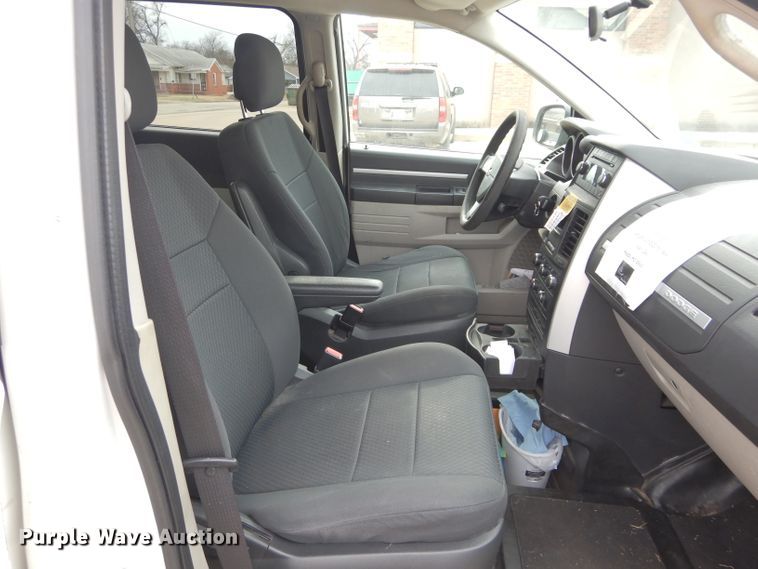 image for item GF9995 2010 Dodge Grand Caravan handicap accessible van