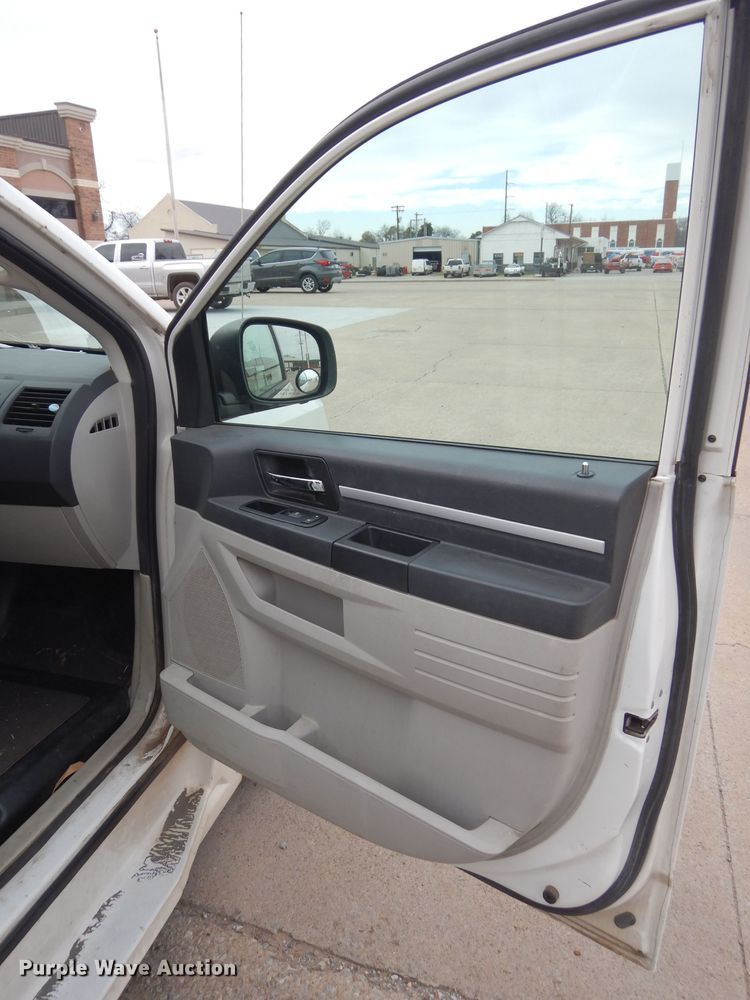 image for item GF9995 2010 Dodge Grand Caravan handicap accessible van