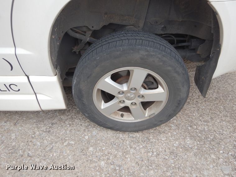 image for item GF9995 2010 Dodge Grand Caravan handicap accessible van