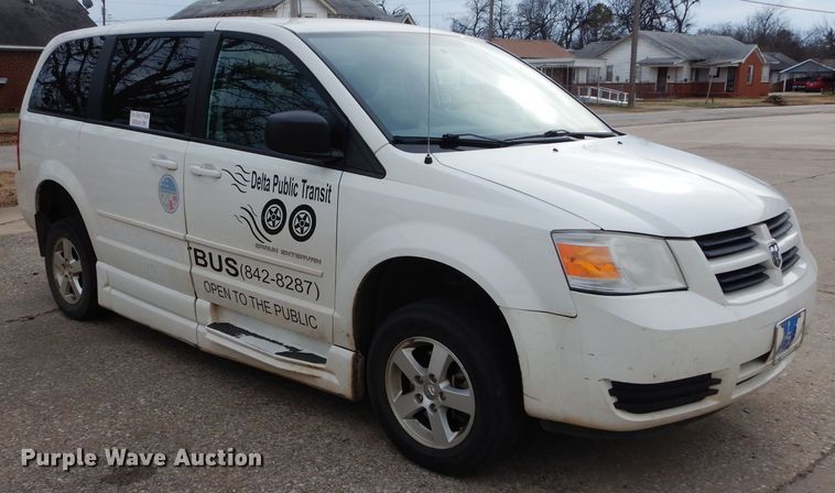 image for item GF9996 2010 Dodge Grand Caravan handicap accessible van