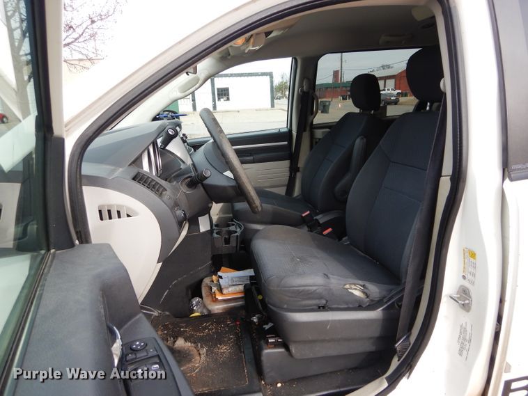 image for item GF9996 2010 Dodge Grand Caravan handicap accessible van