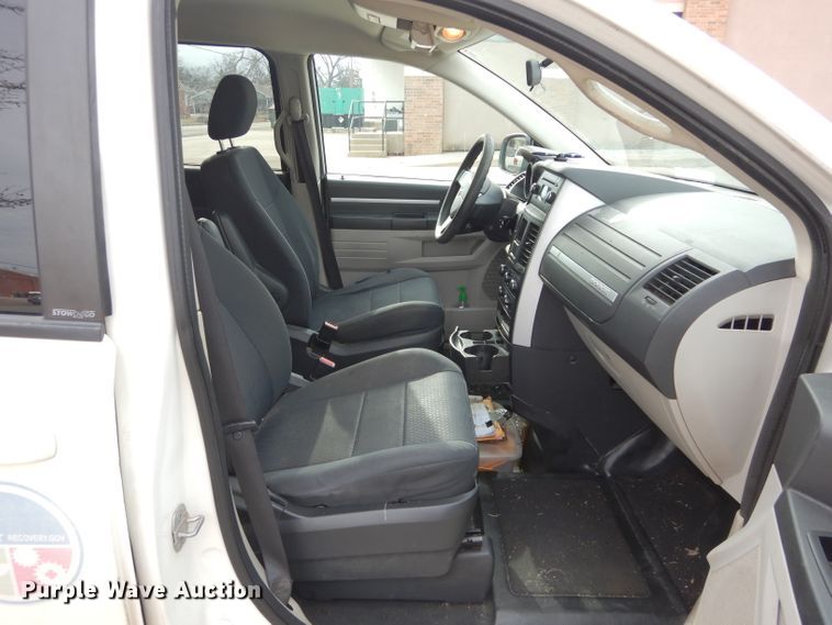 image for item GF9996 2010 Dodge Grand Caravan handicap accessible van