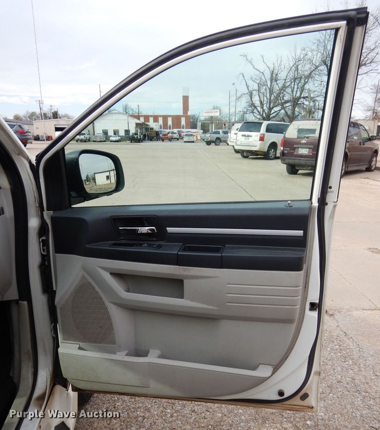 image for item GF9996 2010 Dodge Grand Caravan handicap accessible van