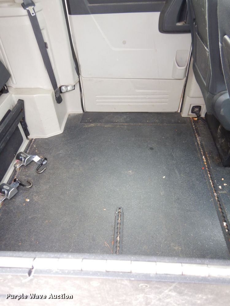 image for item GF9996 2010 Dodge Grand Caravan handicap accessible van