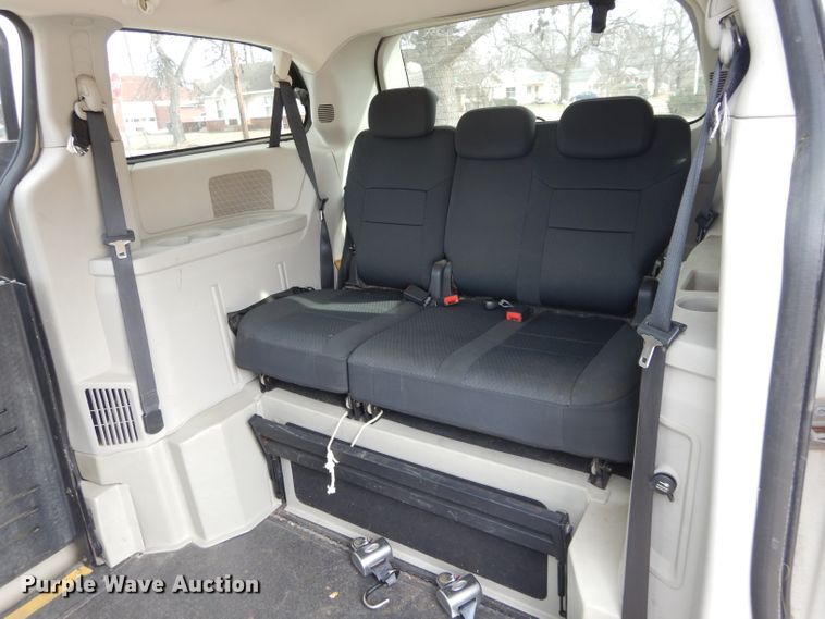 image for item GF9996 2010 Dodge Grand Caravan handicap accessible van