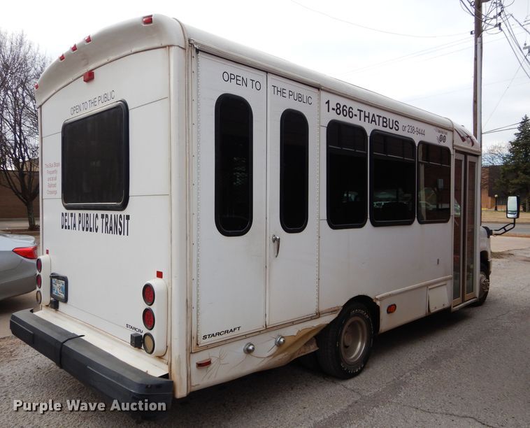 image for item GF9998 2010 Ford Econoline E350 shuttle bus