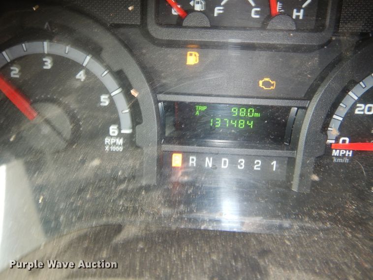 image for item GF9998 2010 Ford Econoline E350 shuttle bus